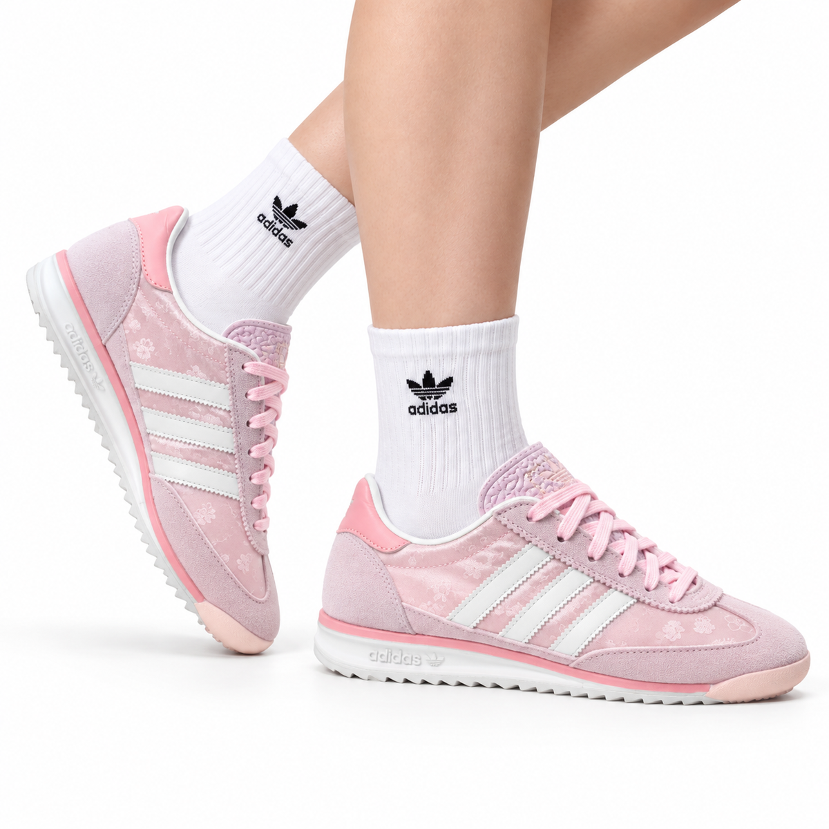 Adidas Originals Retro Casual Sneakers – Classic & Versatile