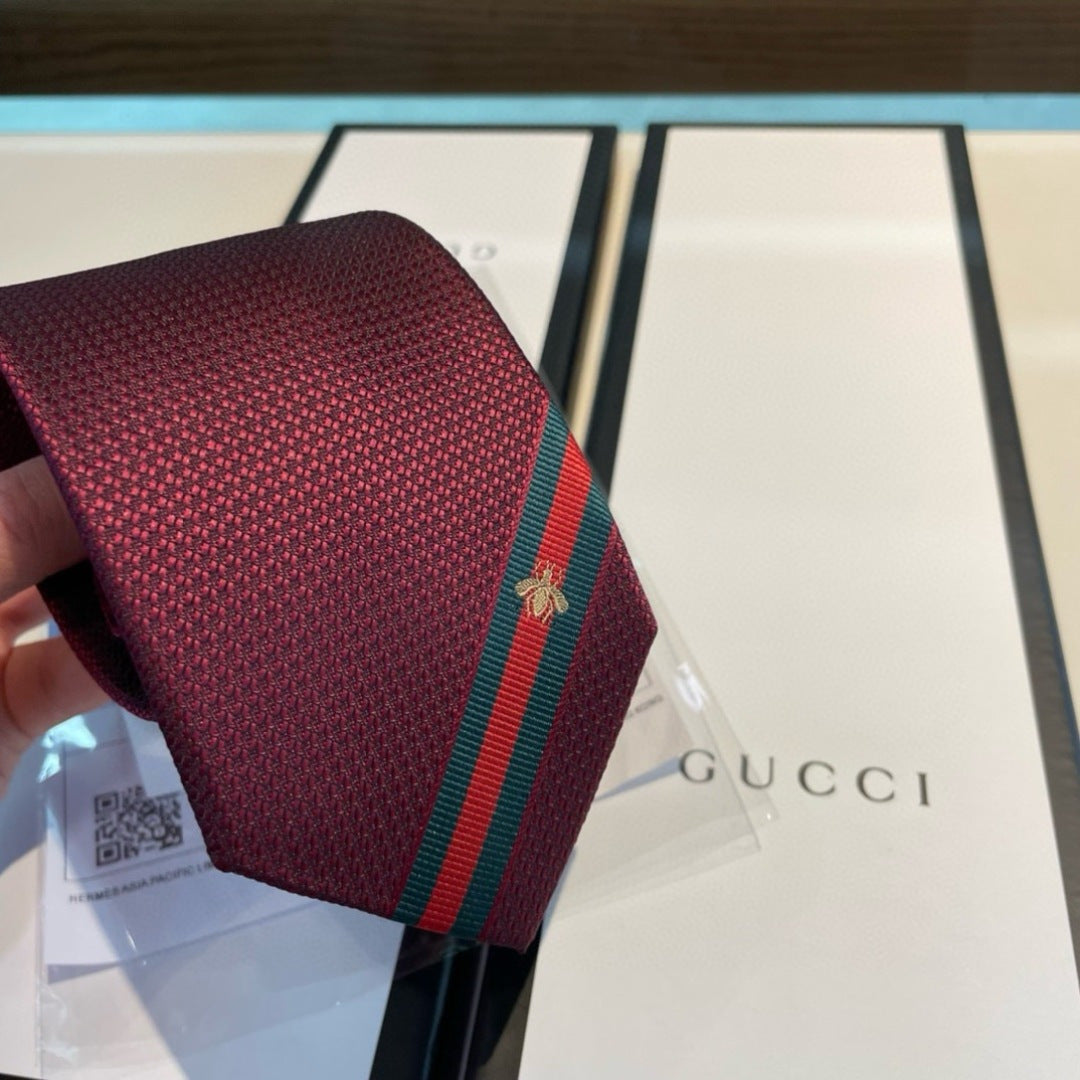 Gucci Style Men's Web Stripe Textured Silk Tie - Detail Image 4