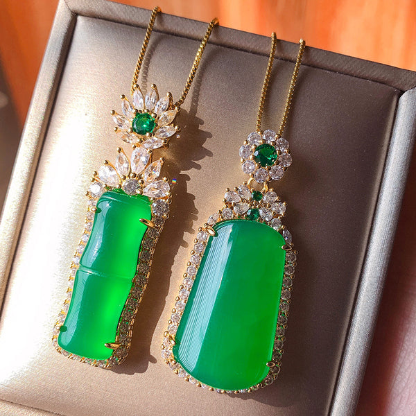 Green Chalcedony Traditional Pendant Collection