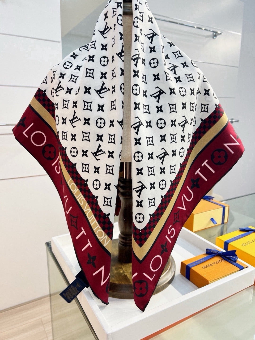 Louis Vuitton Style Monogram Silhouette Double-Sided Silk Scarf - Bordeaux - Detail Image 4