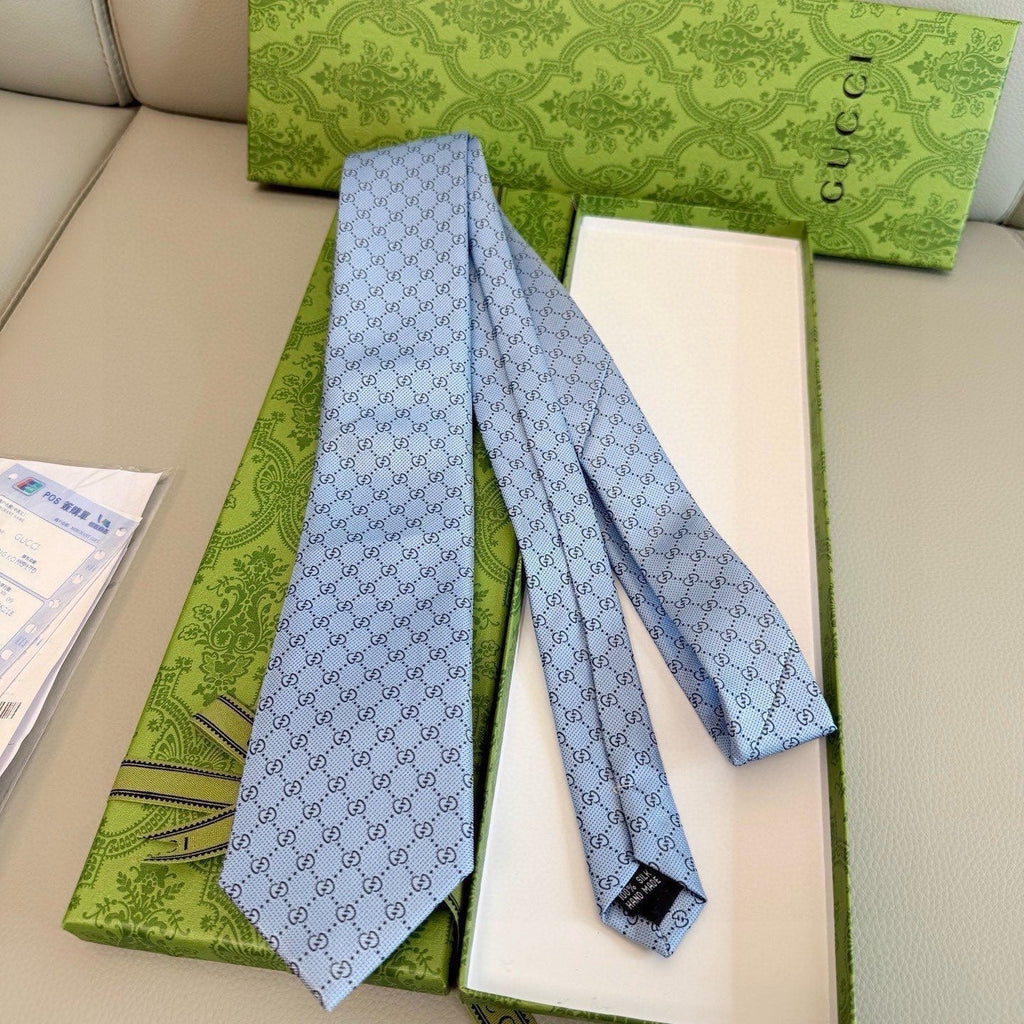 Gucci Style Men's GG Tonal Jacquard Silk Tie - Detail Image 8
