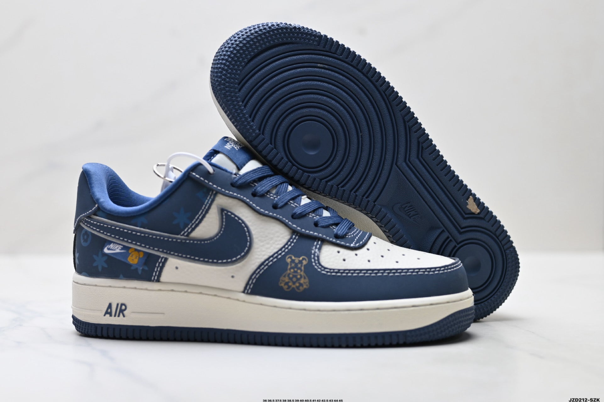 Nike Air Force 1 '07 LV8 Graphic Low-Top Sneakers – Navy/White