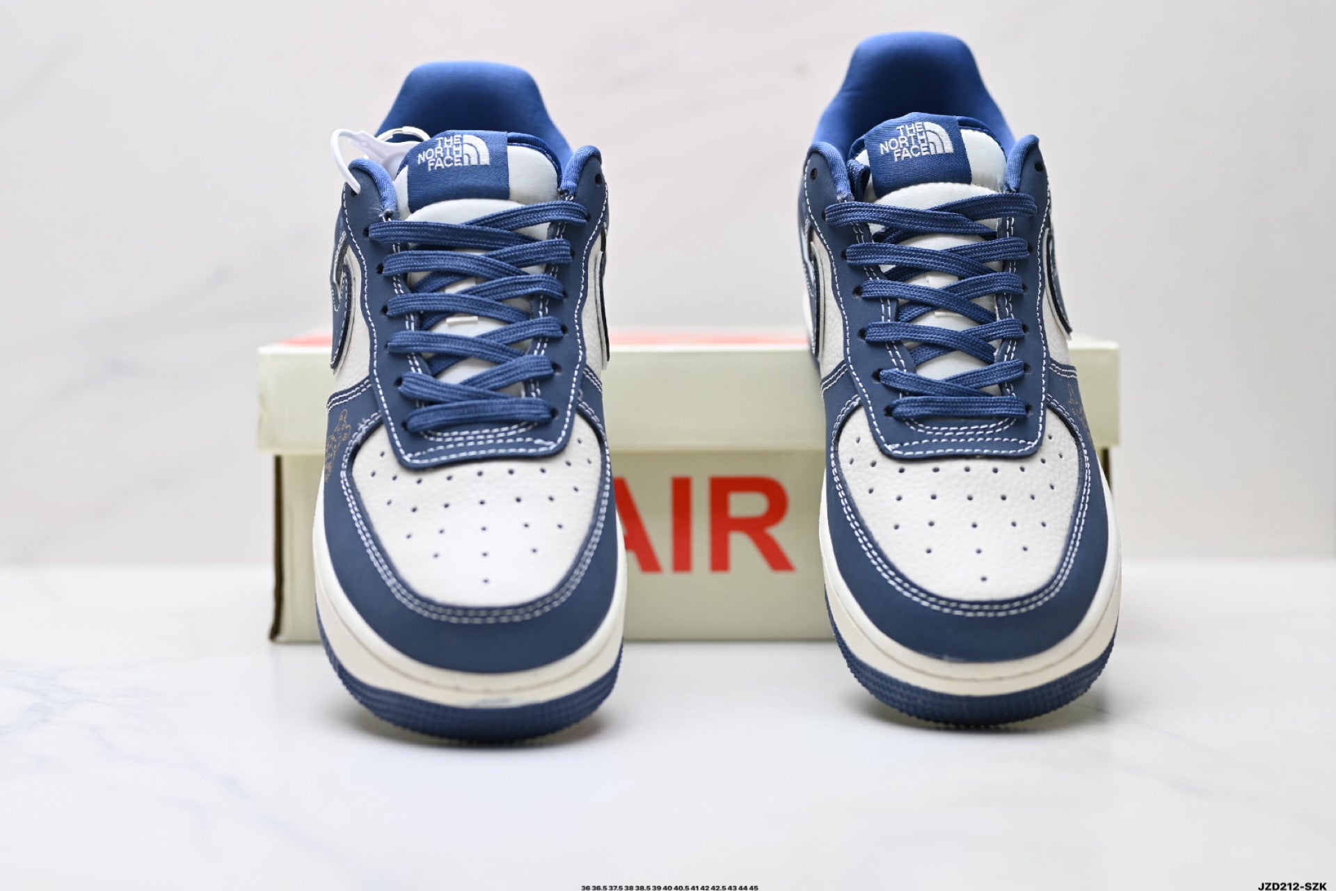 Nike Air Force 1 '07 LV8 Graphic Low-Top Sneakers – Navy/White