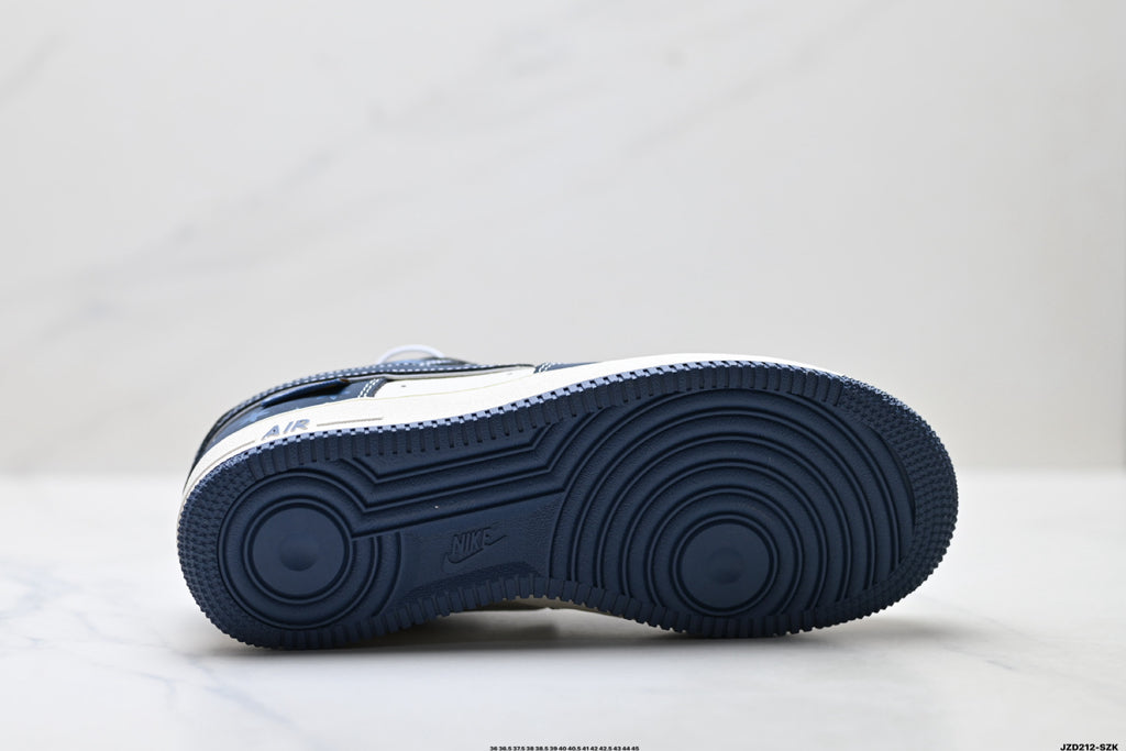 Nike Air Force 1 '07 LV8 Graphic Low-Top Sneakers – Navy/White