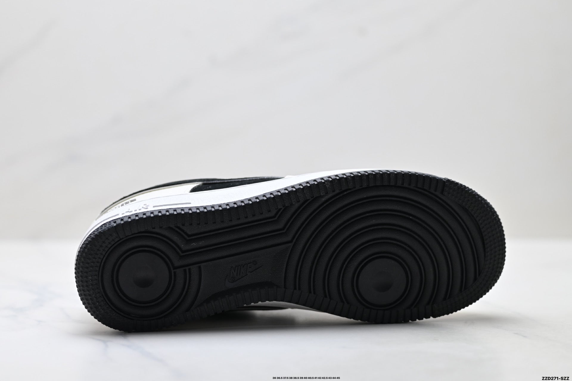Nike Air Force 1 '07 LV8 Contrast Graphic Low-Top Sneakers – Black/White