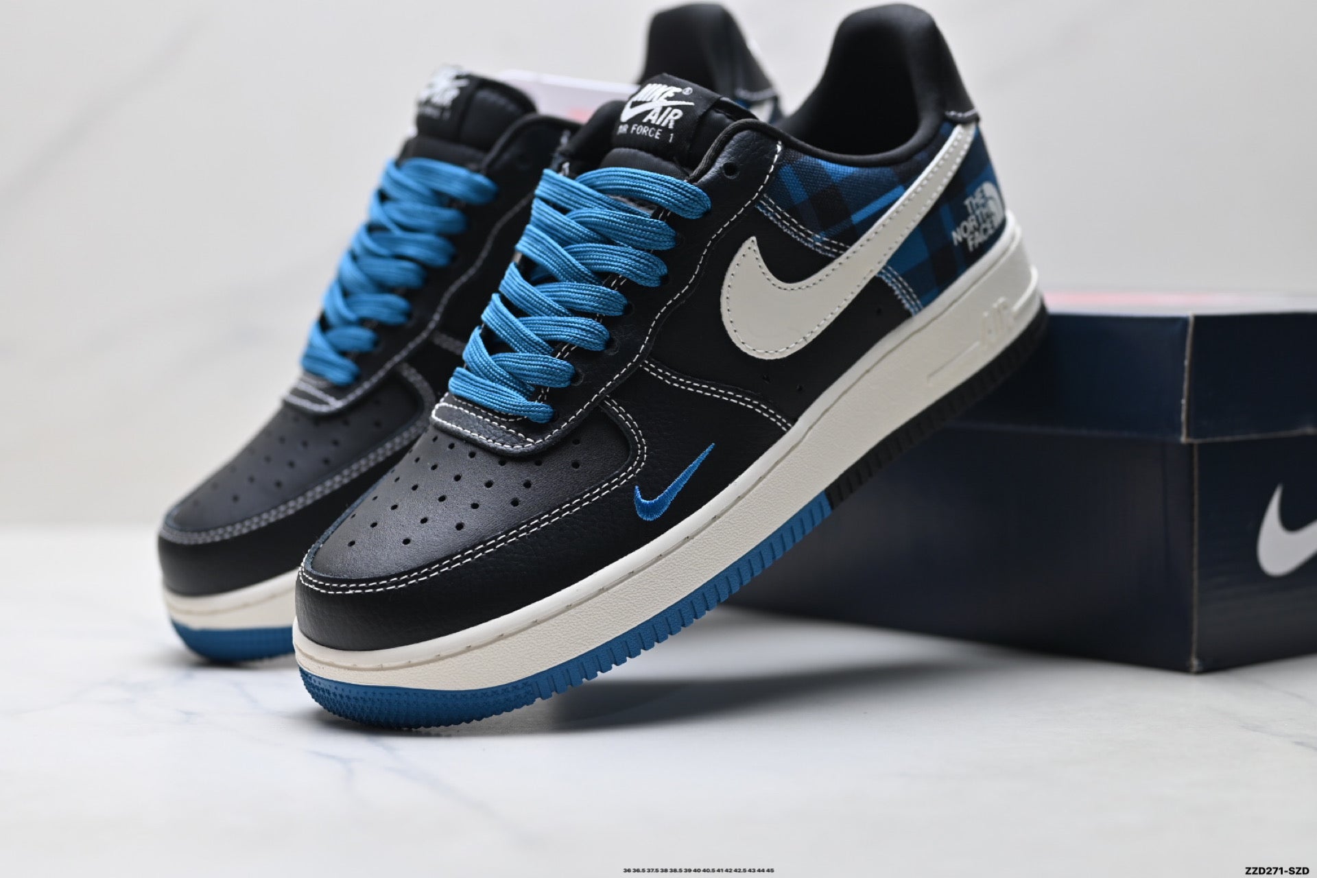 Nike Air Force 1 '07 LV8 Plaid Graphic Low-Top Sneakers – Black/Blue