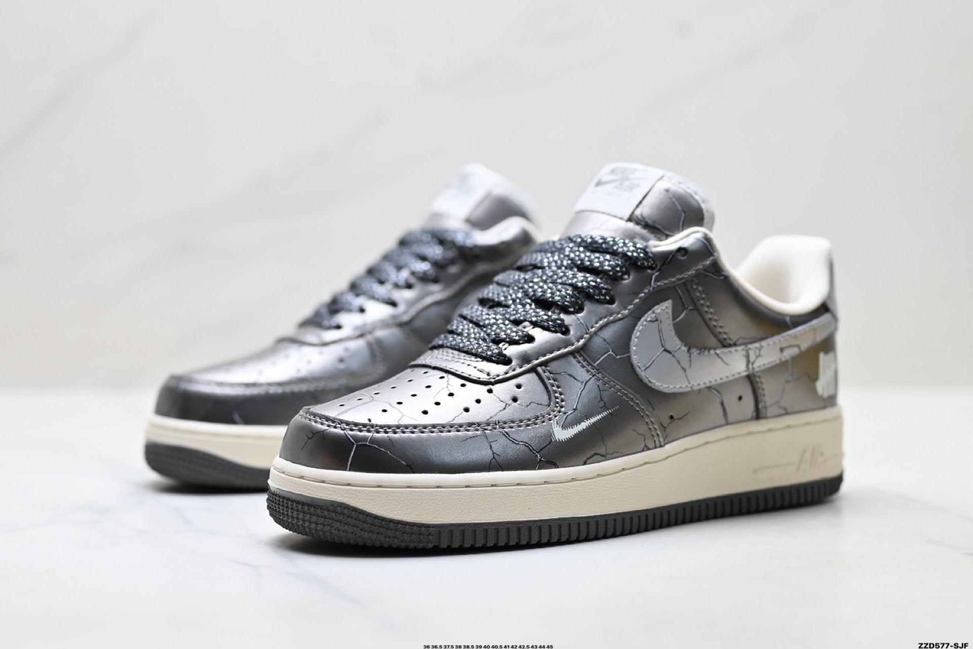 Nike Air Force 1 '07 LV8 Cracked Graphic Low-Top Sneakers – Metallic Grey