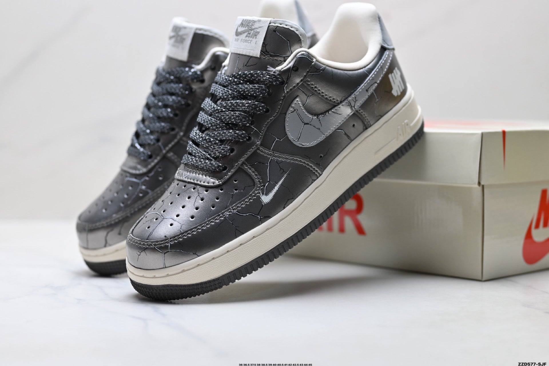Nike Air Force 1 '07 LV8 Cracked Graphic Low-Top Sneakers – Metallic Grey