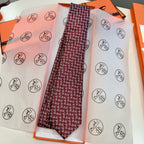 Hermes Style Men's Houndstooth Pattern Silk Tie - Detail Image 3