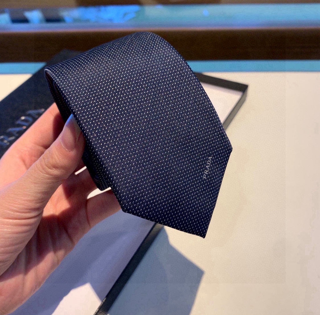 Prada Style Men's Solid Navy Silk Tie - Detail Image 2