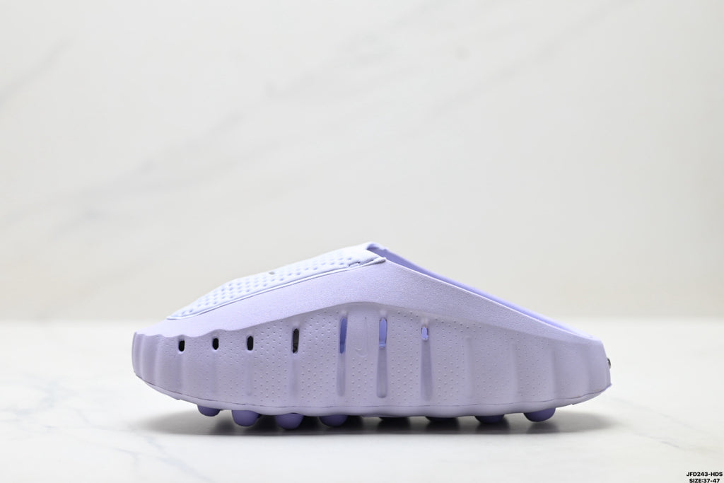 Comfortable and soft closed-toe slippers