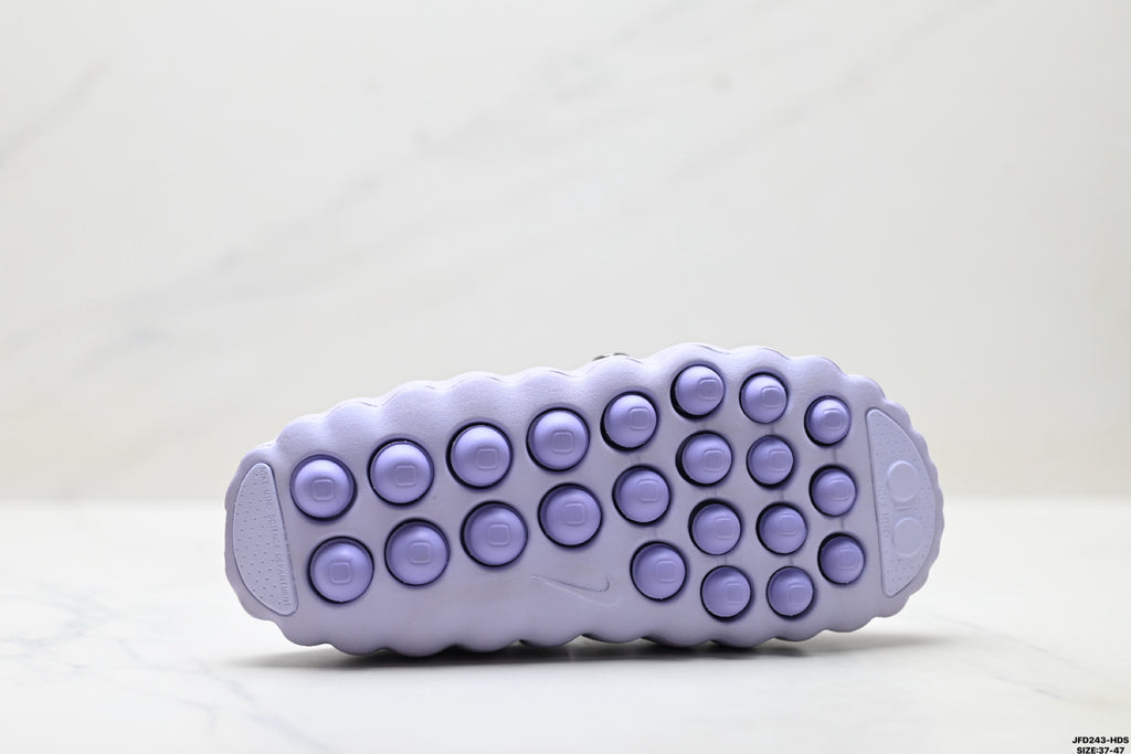Comfortable and soft closed-toe slippers