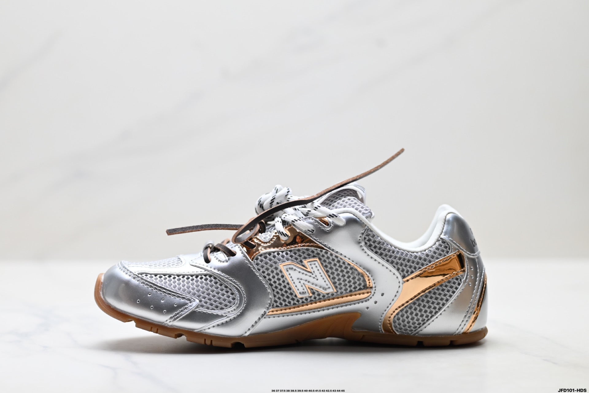 New Balance 530 Sneakers - Silver Gold Metallic