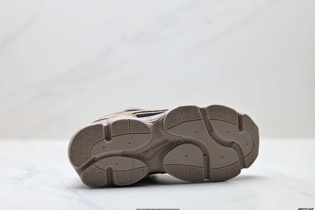 New Balance Retro Dad Sneakers - Beige
