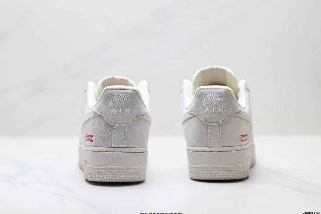 Nike Air Force 1 ’07 Light Grey Sneakers