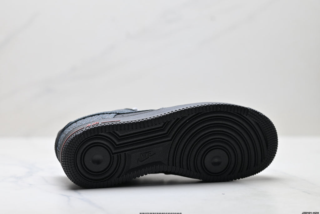 Nike Air Force 1 ’07 Black Sneakers