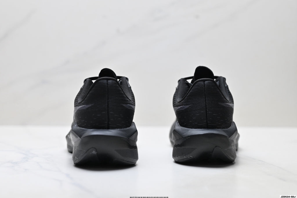 ASICS Novablast 6 Running Shoes