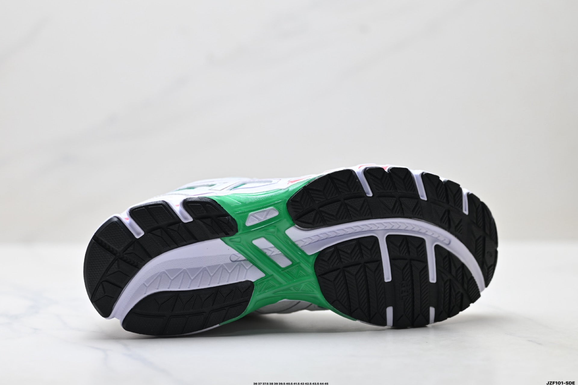 ASICS GEL-KAYANO 20 Running Shoes
