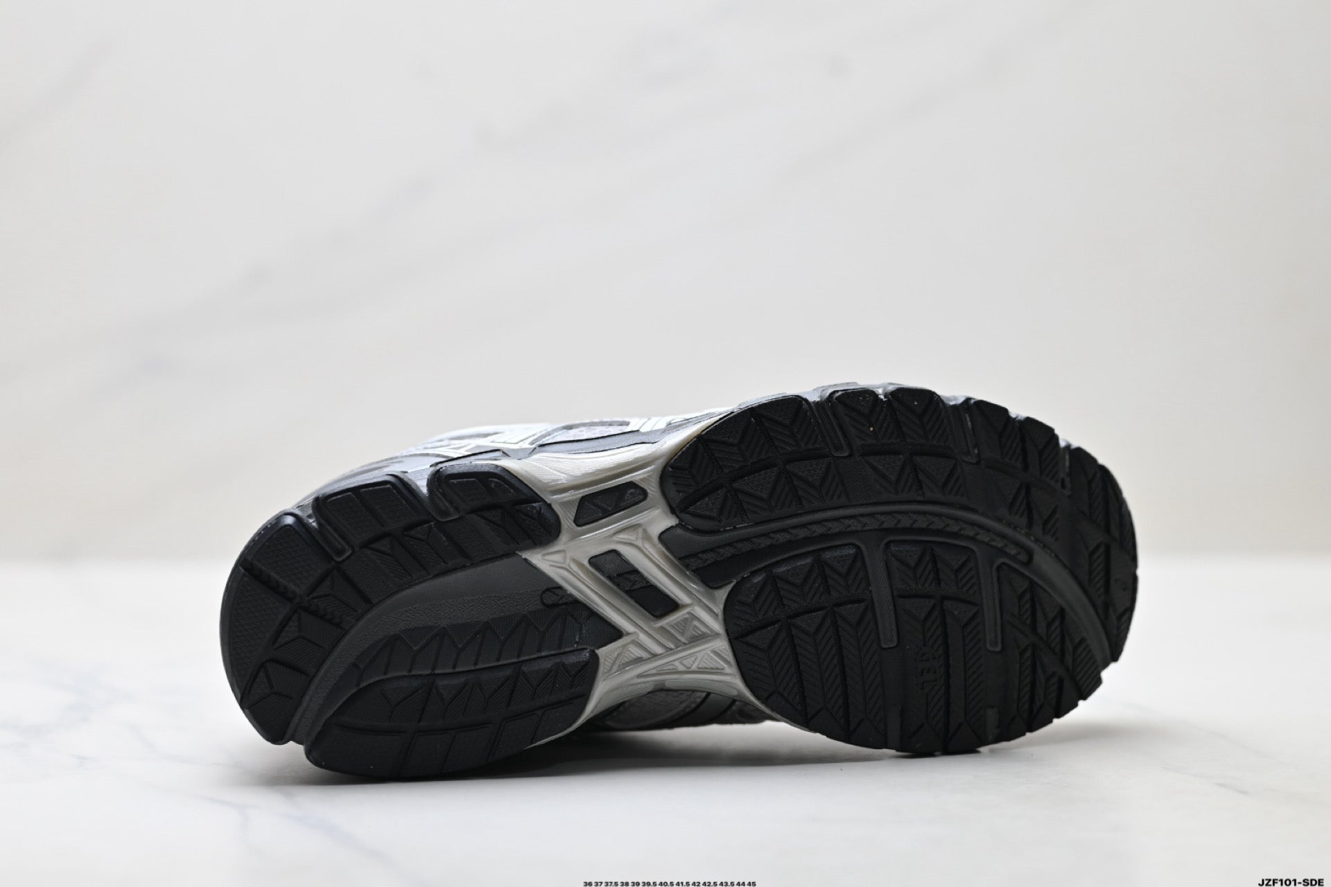 ASICS GEL-KAYANO 20 Running Shoes
