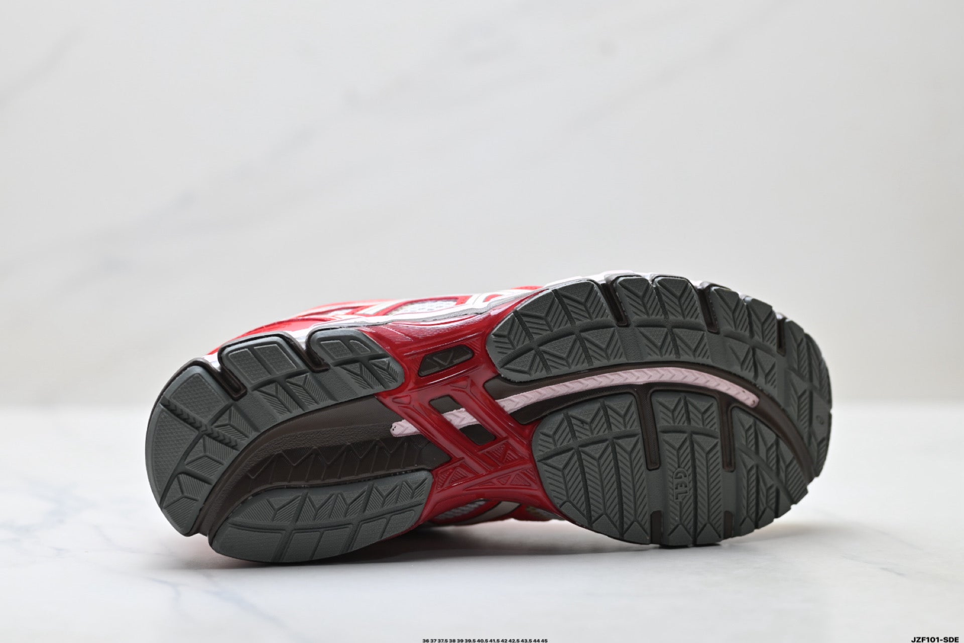 ASICS GEL-KAYANO 20 Running Shoes