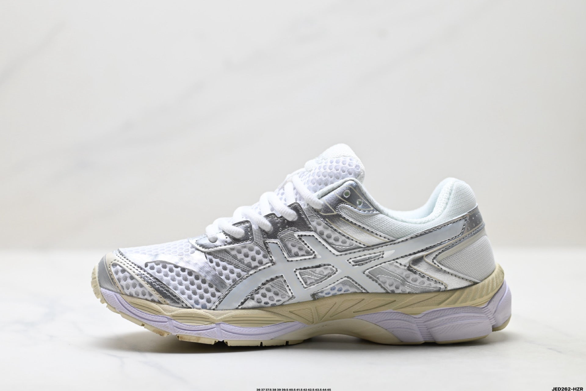 ASICS GEL-Cumulus 16 Running Shoes