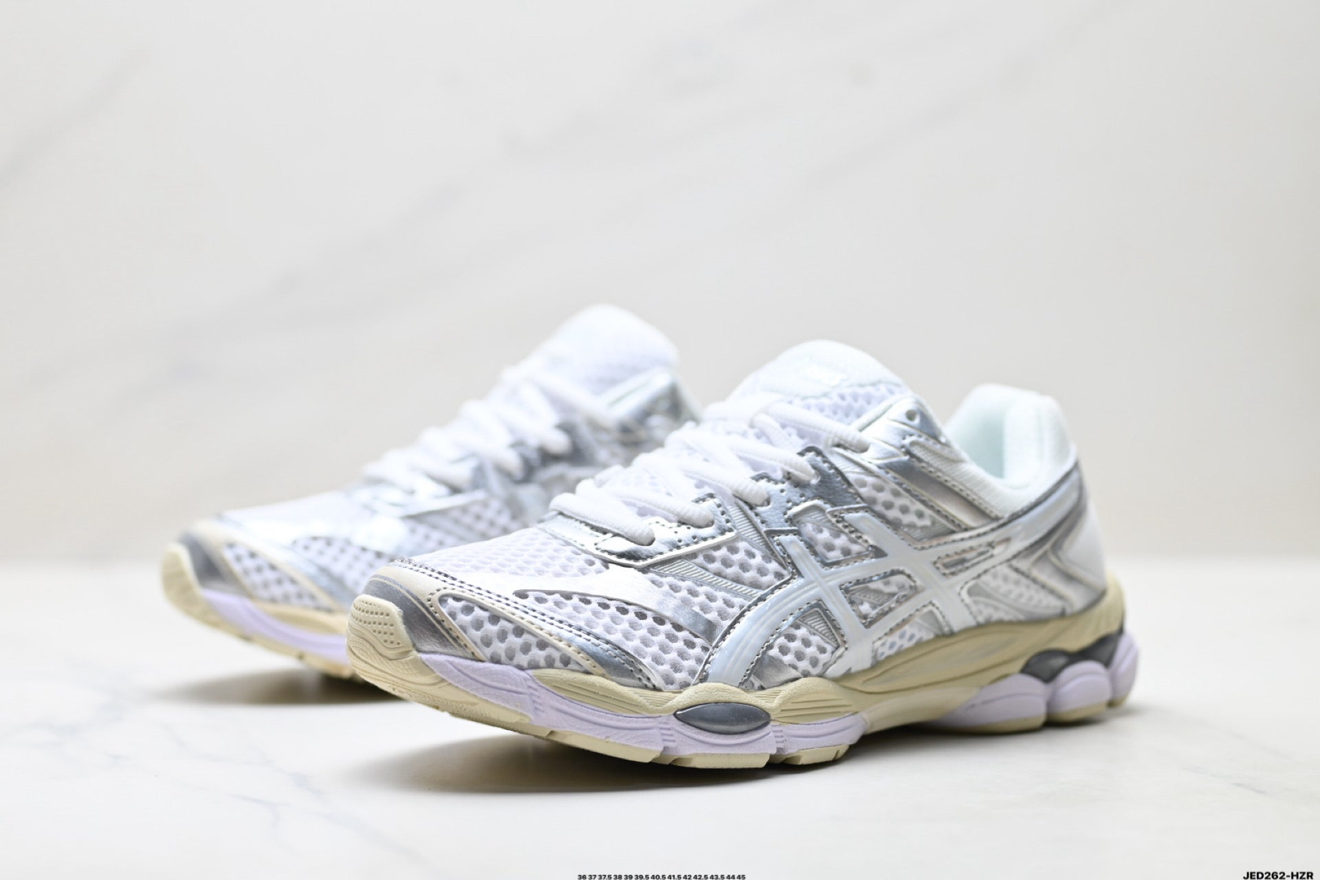 ASICS GEL-Cumulus 16 Running Shoes