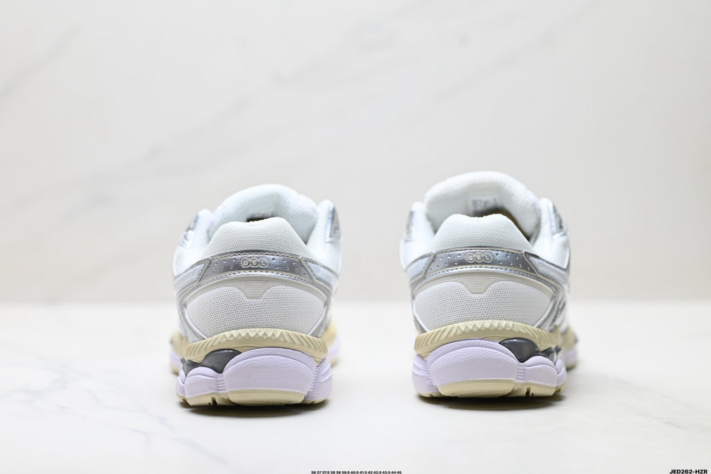 ASICS GEL-Cumulus 16 Running Shoes