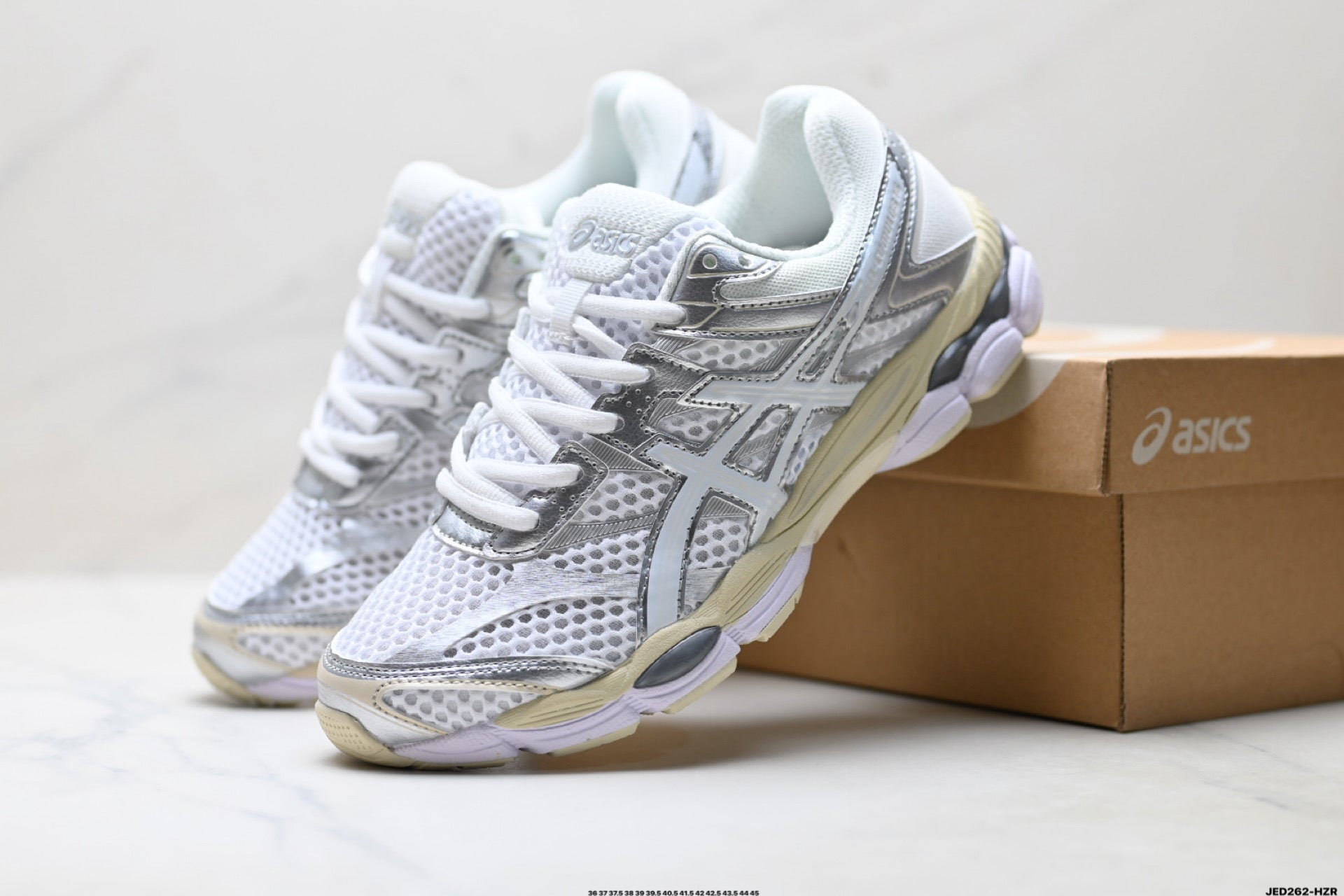 ASICS GEL-Cumulus 16 Running Shoes