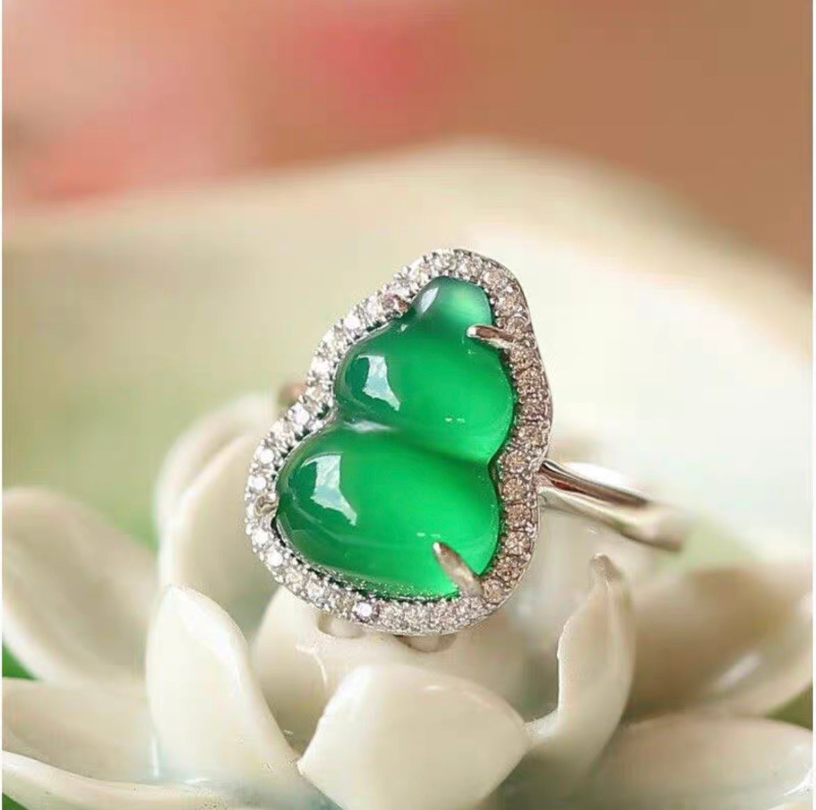 Green Chalcedony Gourd Ring