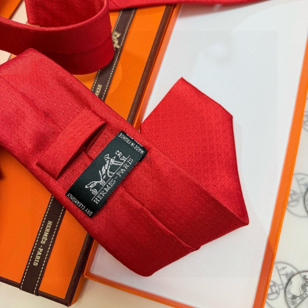 Hermes Style Men's Solid and Micro Pattern Silk Tie - Detail Image 7