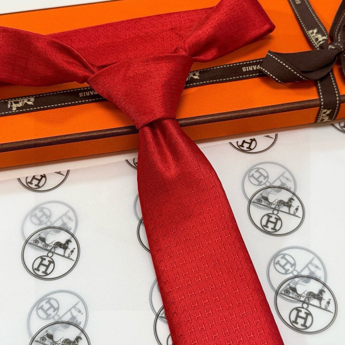 Hermes Style Men's Solid and Micro Pattern Silk Tie - Detail Image 8