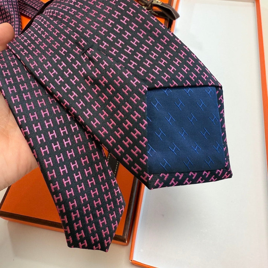 Hermes Style Men's Micro H Jacquard Silk Tie - Detail Image 6