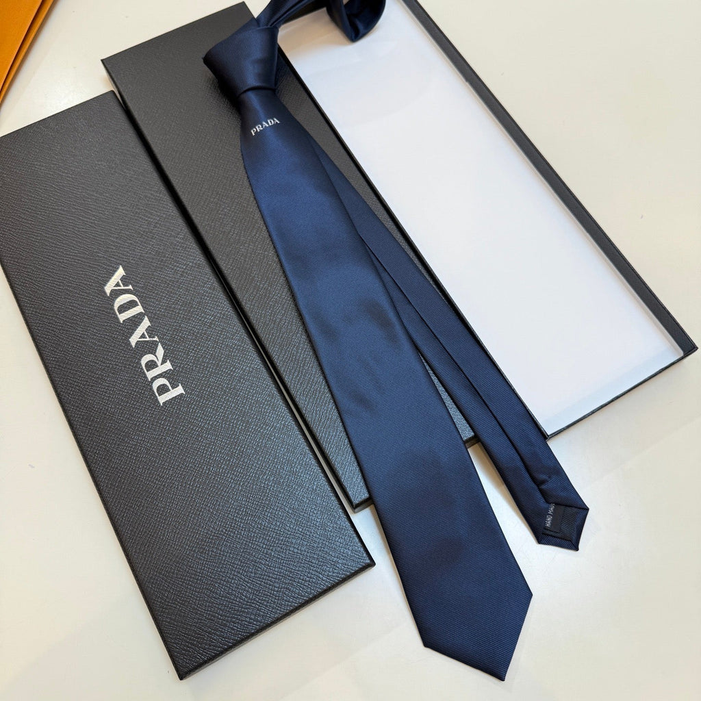 Prada Style Men's Minimal Logo Silk Tie - Detail Image 4
