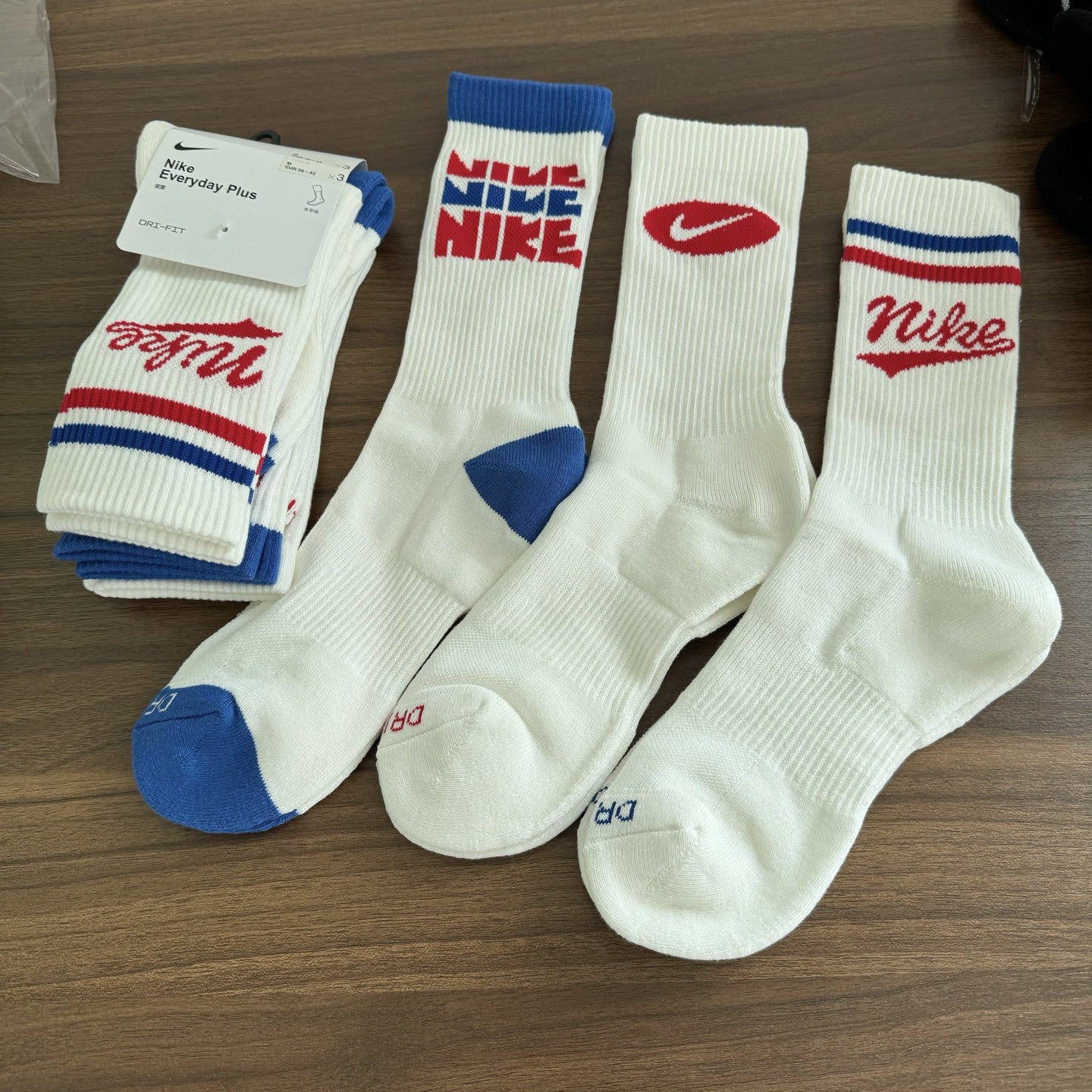 Nike Mid-Cut Athletic Socks — 3 Pairs, Sweat-Wicking Terry Sole