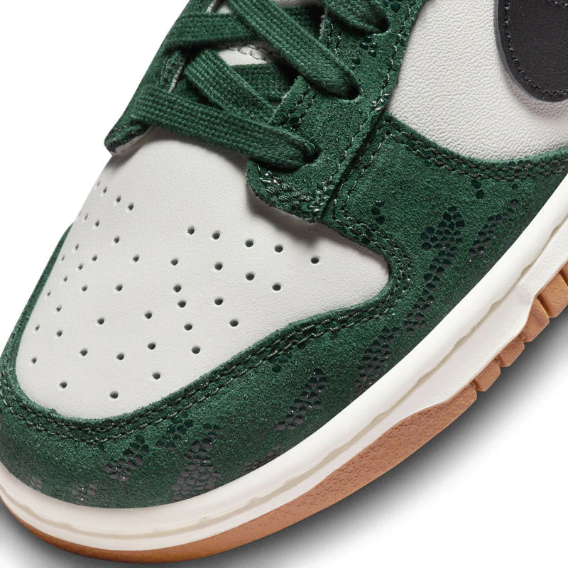 Nike Dunk Retro Low Snakeskin