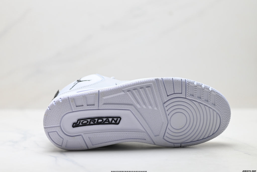 Air Jordan 3 Retro White Light Grey sneakers detail view 8