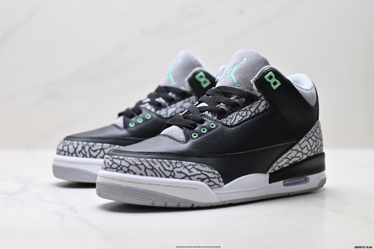 Air Jordan 3 Retro Black Green Cement sneakers detail view 4