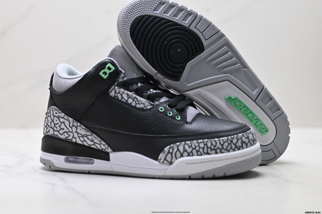 Air Jordan 3 Retro Black Green Cement sneakers detail view 5