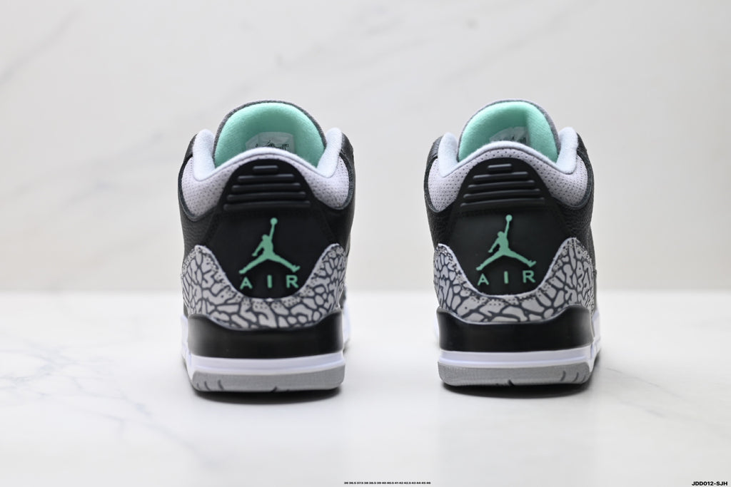Air Jordan 3 Retro Black Green Cement sneakers detail view 6