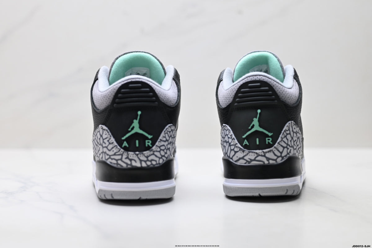 Air Jordan 3 Retro Black Green Cement sneakers detail view 6