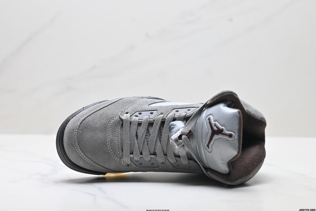 Air Jordan 5 Retro Wolf Grey Black Sneakers detail view 2