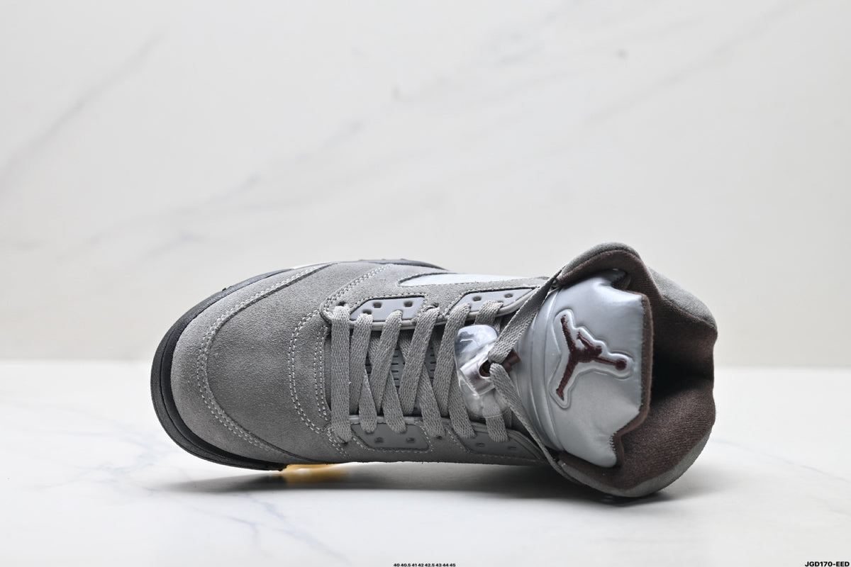 Air Jordan 5 Retro Wolf Grey Black Sneakers detail view 2