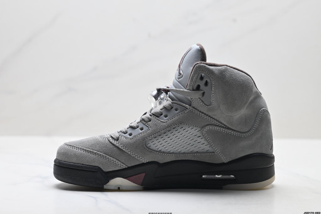 Air Jordan 5 Retro Wolf Grey Black Sneakers detail view 3