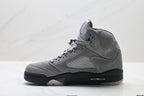 Air Jordan 5 Retro Wolf Grey Black Sneakers detail view 3