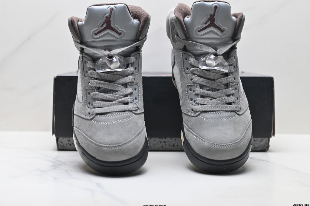 Air Jordan 5 Retro Wolf Grey Black Sneakers detail view 7