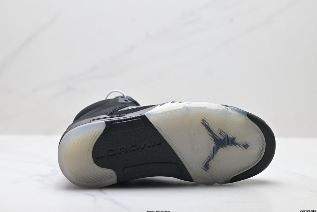 Air Jordan 5 Retro Black Metallic Silver Sneakers detail view 8