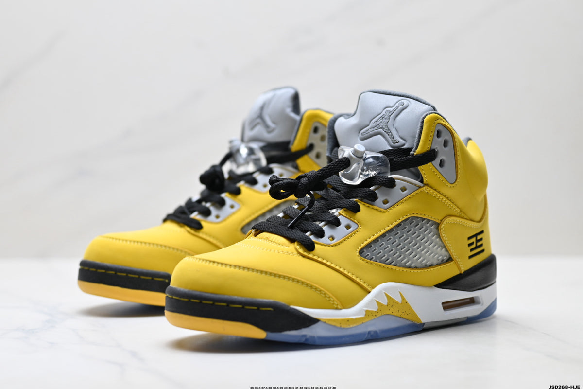 Air Jordan 5 Retro University Gold Black Sneakers detail view 4