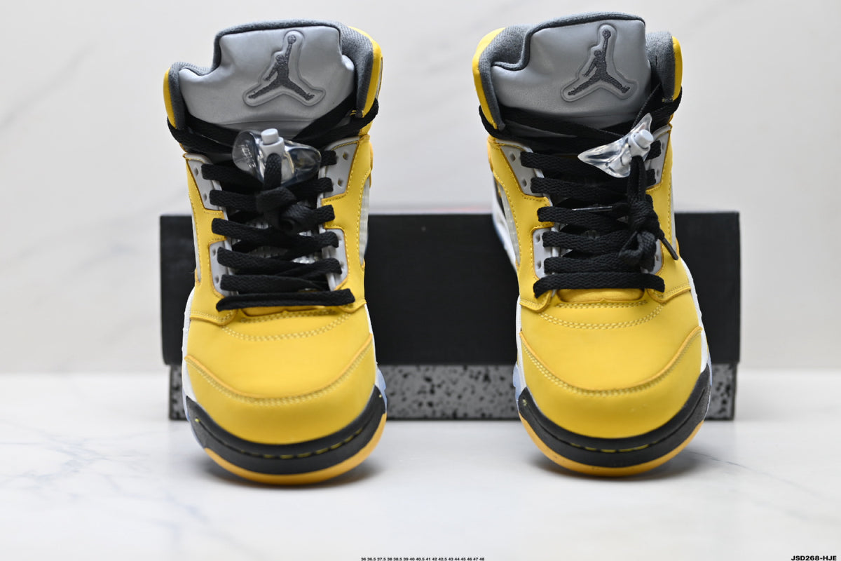 Air Jordan 5 Retro University Gold Black Sneakers detail view 7