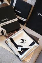 Chanel Style Contrast-Border Lightweight Shawl product detail 2