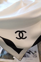 Chanel Style Contrast-Border Lightweight Shawl product detail 7